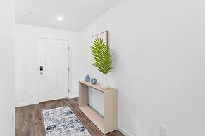 Springhill Retreat! 3 Bed, 2 Bath!