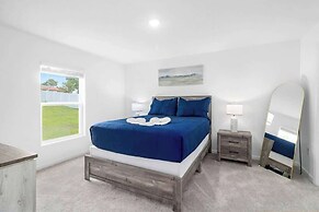 Springhill Retreat! 3 Bed, 2 Bath!
