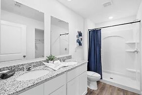 Springhill Retreat! 3 Bed, 2 Bath!