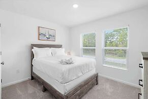 Springhill Retreat! 3 Bed, 2 Bath!