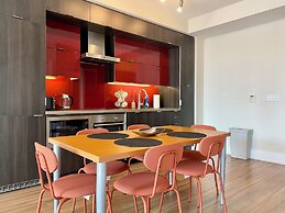 Chic Urban Gateway in Toronto