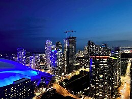 Chic Urban Gateway in Toronto