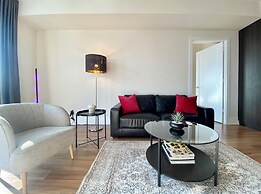 Chic Urban Gateway in Toronto