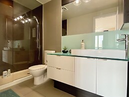Chic Urban Gateway in Toronto