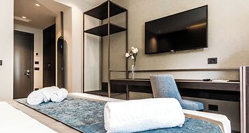 GALLERIA The Smart Boutique