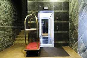 Network Hotel and Suites