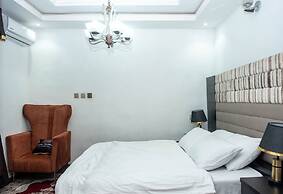 Network Hotel and Suites
