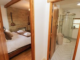 Hivewood Cottage