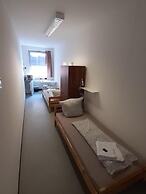 2-Rent Group Hostel Zimmer&Apartments GKP2