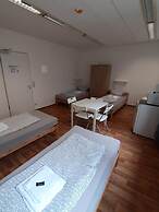 2-Rent Group Hostel Zimmer&Apartments GKP2