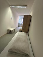 2-Rent Group Hostel Zimmer&Apartments GKP2