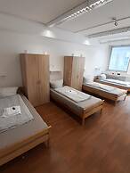 2-Rent Group Hostel Zimmer&Apartments GKP2