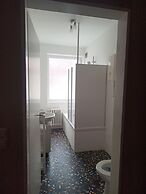 2-Rent Group Hostel Zimmer&Apartments GKP2