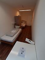 2-Rent Group Hostel Zimmer&Apartments GKP2