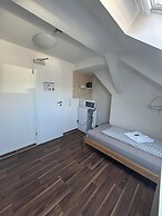 2-Rent Group Hostel Zimmer&Apartments GKP2