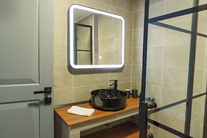 Sani Deluxe Suite Home