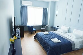 Sani Deluxe Suite Home