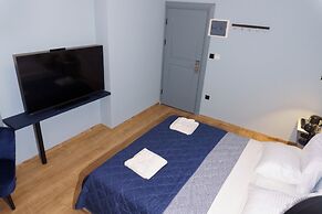 Sani Deluxe Suite Home