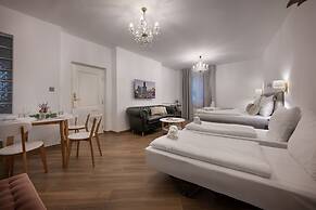 Kaiserstein Palace Apartments
