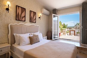 Lotus Köyiçi Otel