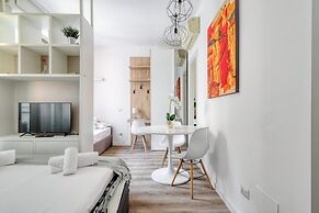 Delightful studios near Parco Tre Torri