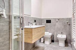 Elegant apartments in Isola district