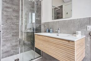 Elegant apartments in Isola district