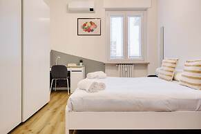 Elegant apartments in Isola district