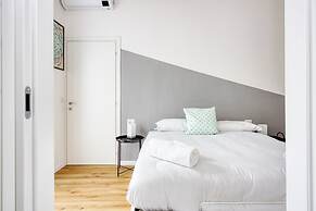 Elegant apartments in Isola district