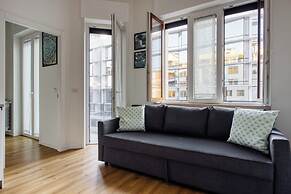Elegant apartments in Isola district