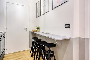 Elegant apartments in Isola district