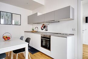 Elegant apartments in Isola district