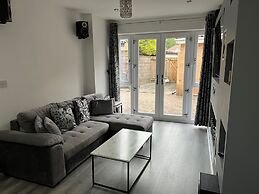 Private 1 Bedroom Apartment - Edinburgh - Sleeps 2
