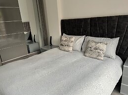 Private 1 Bedroom Apartment - Edinburgh - Sleeps 2