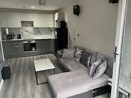 Private 1 Bedroom Apartment - Edinburgh - Sleeps 2