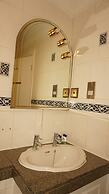 Albany Hotel