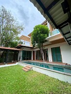 Serava Pet-Friendly Pool Villa Huahin