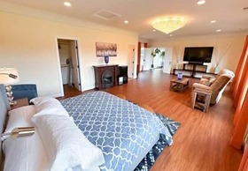 The Inn at Grass Roots Hill