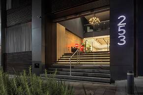 Colony Residences & Suites