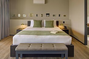 Colony Residences & Suites