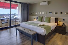 Colony Residences & Suites