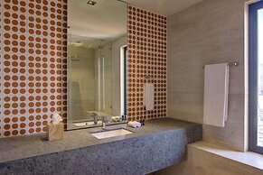 Colony Residences & Suites