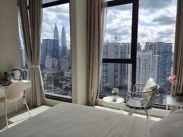 Expressionz Suites KL