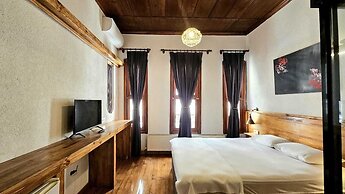 Mahzen Otel