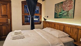 Mahzen Otel