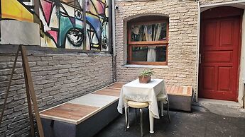 Mahzen Otel