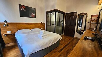 Mahzen Otel