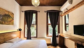 Mahzen Otel