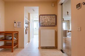 Huswell - Stunning Views Prime Location