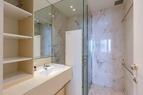 Huswell - Stunning Views Prime Location